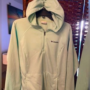 Woman's large Columbia hoodie.
